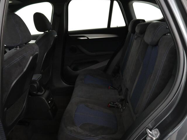 BMW X1 sDrive18i M Sport | Stoelverwarming | Head-Up | Sportstoelen | Full LED | Alcantara | Navigatie | Park Assist | Climate control