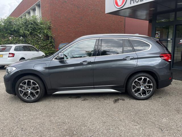 BMW X1 xDrive25e High Executive X-Line // FULL LED // HALF LEDER // ELEK. KLEP // NAVI+CARPLAY // CAMERA+SENSOREN //