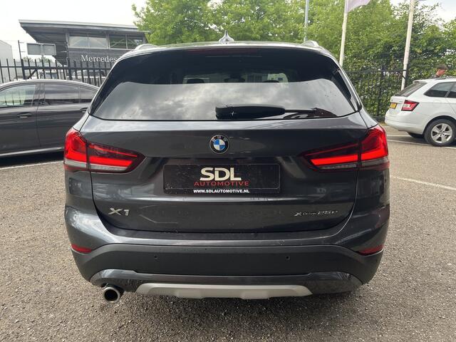 BMW X1 xDrive25e High Executive X-Line // FULL LED // HALF LEDER // ELEK. KLEP // NAVI+CARPLAY // CAMERA+SENSOREN //