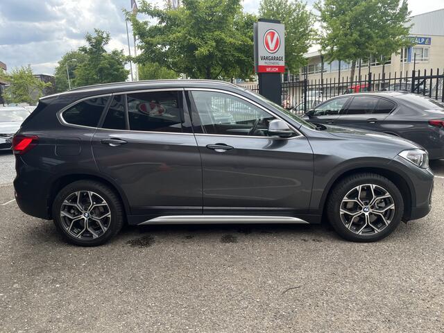 BMW X1 xDrive25e High Executive X-Line // FULL LED // HALF LEDER // ELEK. KLEP // NAVI+CARPLAY // CAMERA+SENSOREN //
