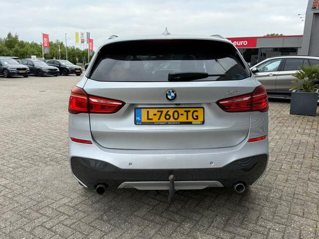 BMW X1 xDrive25i High Executive M Sport Leer Panoramadak Trekhaak 19 inch Head-Up Display ACC Camera