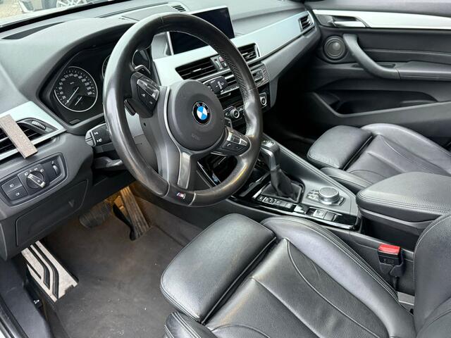 BMW X1 xDrive25i High Executive M Sport Leer Panoramadak Trekhaak 19 inch Head-Up Display ACC Camera