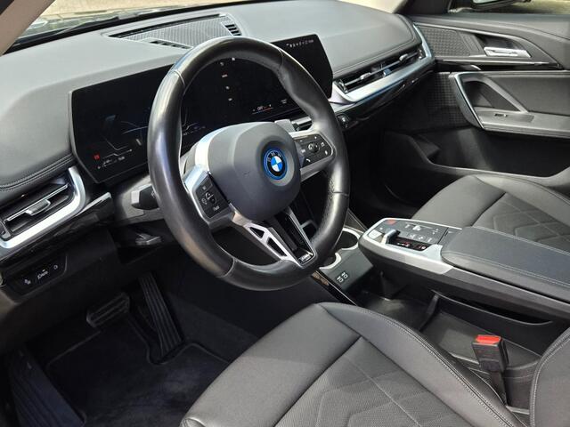 BMW X1 XDRIVE30E X-LINE I SPORTSTOELEN I LEDER I 20 INCH VELGEN I TREKHAAK I