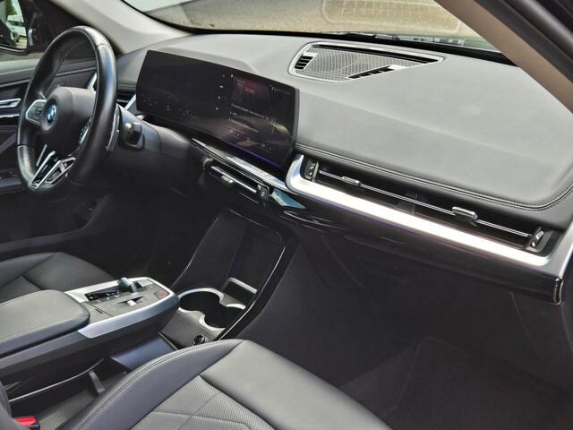 BMW X1 XDRIVE30E X-LINE I SPORTSTOELEN I LEDER I 20 INCH VELGEN I TREKHAAK I