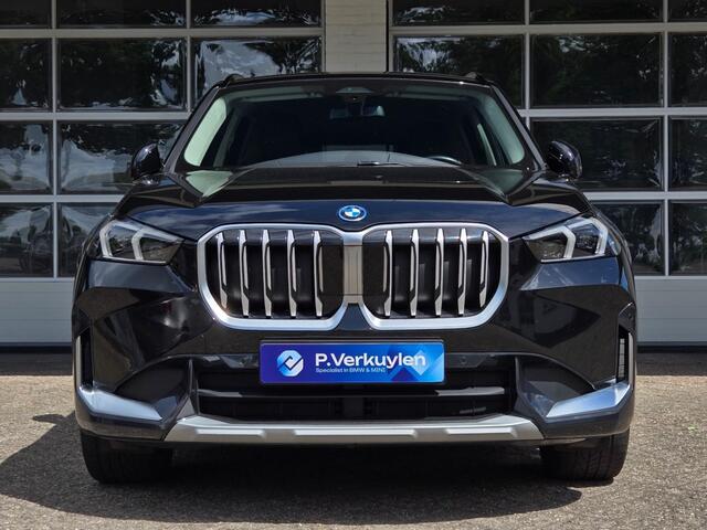 BMW X1 XDRIVE30E X-LINE I SPORTSTOELEN I LEDER I 20 INCH VELGEN I TREKHAAK I