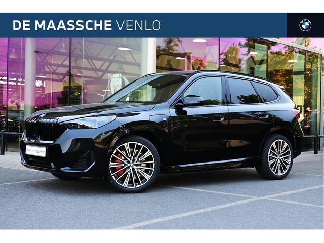 BMW X1 xDrive25e M Sport Automaat / Panoramadak / Trekhaak / Adaptieve LED / Comfort Access / M Adaptief onderstel / Parking Assistant Plus