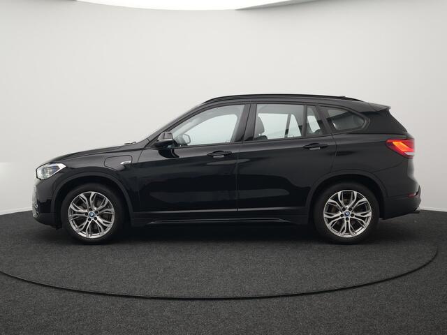 BMW X1 xDrive25e Sportline Plug In Hybrid 220pk PHEV | Camera | Sportstoelen Verwamd | navi Pro | DAB | 18"L.M | LED Koplampen |