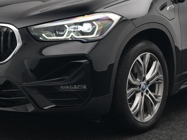 BMW X1 xDrive25e Sportline Plug In Hybrid 220pk PHEV | Camera | Sportstoelen Verwamd | navi Pro | DAB | 18"L.M | LED Koplampen |