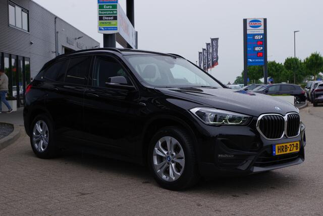 BMW X1 xDrive25e eDrive Edition 222 PK PHEV, Panoramadak, Trekhaak, Camera, LED Koplampen, Cruise Control