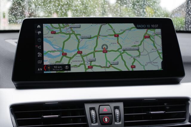 BMW X1 xDrive25e eDrive Edition 222 PK PHEV, Panoramadak, Trekhaak, Camera, LED Koplampen, Cruise Control