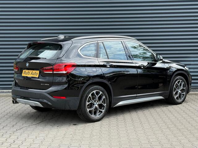 BMW X1 xDrive25e xLine PLug in Hybrid 220 pk | PHEV | Navi Pro | DAB | 18"L.M | LED Koplampen | Stoelverwarming | Sfeerverlichting |