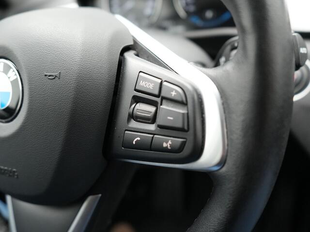 BMW X1 xDrive25e Sportline Plug In Hybrid 220pk PHEV | Adaptive Cruise | Trekhaak Afn. | Camera | Sportstoelen Verwarmd | Navi Pro | DAB | El. Achterklep |