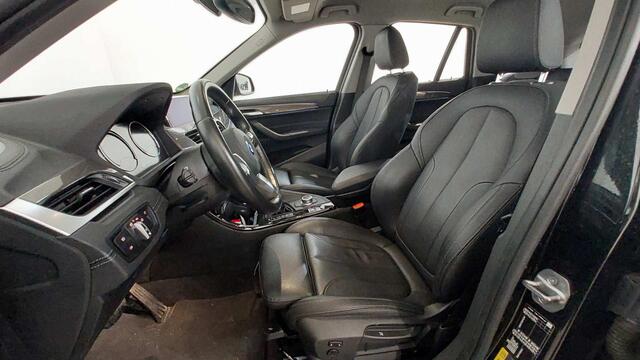 BMW X1 xDrive25e xLine | Camera | Sportstoelen | Stoelverwarming | Leder