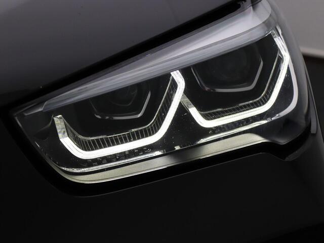BMW X1 sDrive20i Executive | M Sportpakket | Parking Pack | Safety Pack | Comfort Access | Achteruitrijcamera | Head-Up Display | DAB | HiFi | 18''