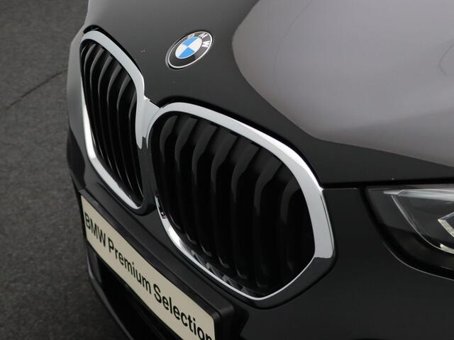 BMW X1 sDrive20i Executive | M Sportpakket | Parking Pack | Safety Pack | Comfort Access | Achteruitrijcamera | Head-Up Display | DAB | HiFi | 18''