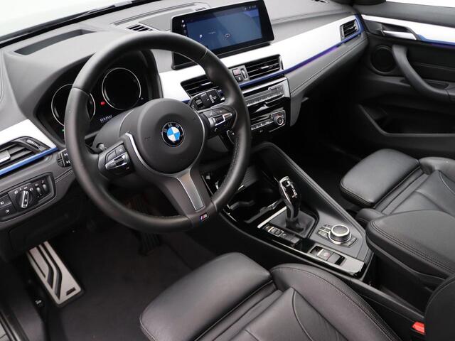 BMW X1 sDrive20i Executive | M Sportpakket | Parking Pack | Safety Pack | Comfort Access | Achteruitrijcamera | Head-Up Display | DAB | HiFi | 18''