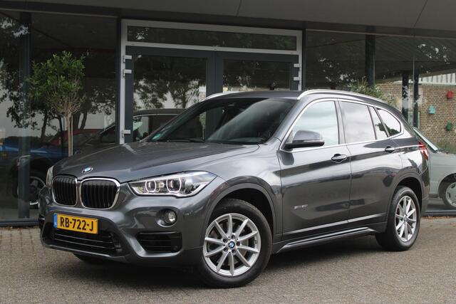 BMW X1 sDrive20i High Executive | Head-Up Display | Afneembare Trekhaak | Lederen bekleding |