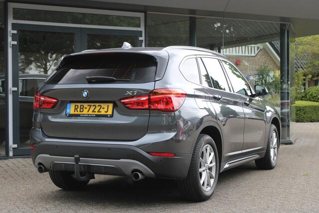 BMW X1 sDrive20i High Executive | Head-Up Display | Afneembare Trekhaak | Lederen bekleding |