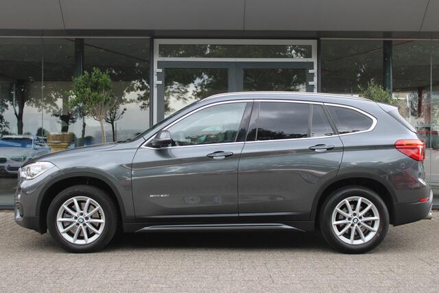 BMW X1 sDrive20i High Executive | Head-Up Display | Afneembare Trekhaak | Lederen bekleding |