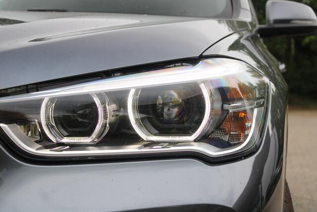 BMW X1 sDrive20i High Executive | Head-Up Display | Afneembare Trekhaak | Lederen bekleding |