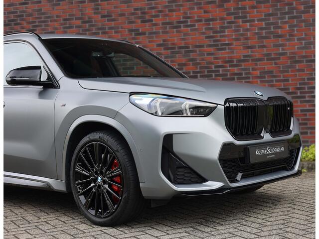 BMW X1 23i x-Drive *Pano*M-Sport*Head-Up*Uniek!*