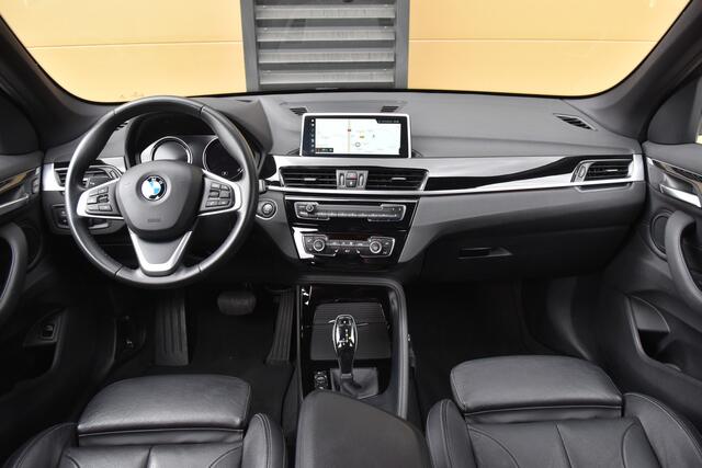 BMW X1 sDrive20i * X line * Stoelverwarming * Leder * Head-up * LED *