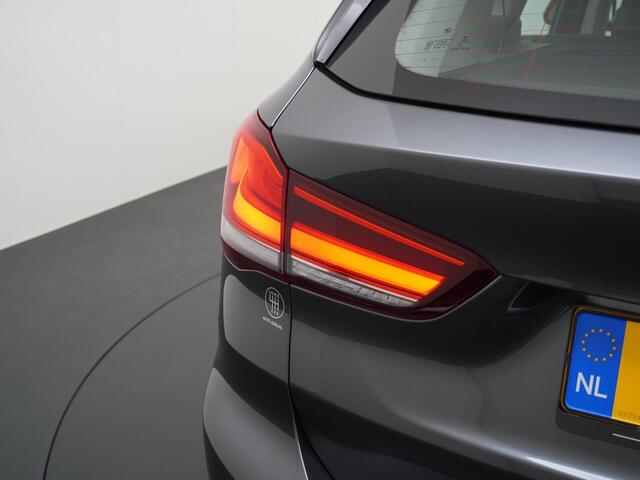 BMW X1 sDrive20i Business Edition Plus Trekhaak | Navigatie | Stoelverwarming |