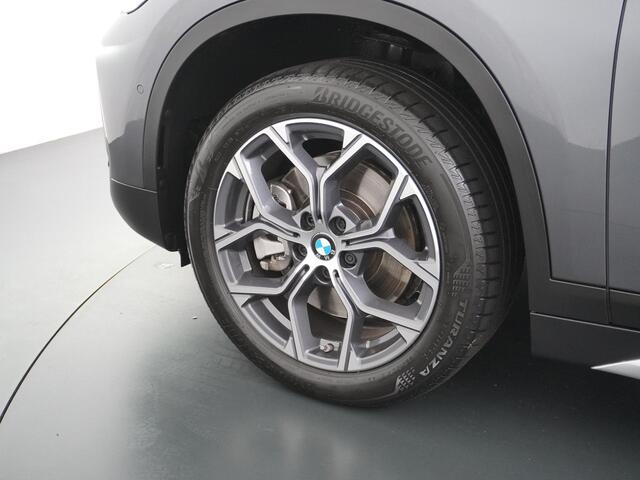 BMW X1 sDrive20i Business Edition Plus Trekhaak | Navigatie | Stoelverwarming |