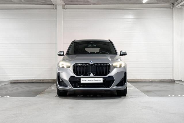 BMW X1 xDrive25e | M-Sport Pro | Travel Pack | Premium Pack | Harman/Kardon | Panoramadak | Comfort Access