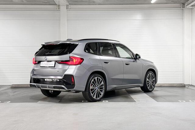 BMW X1 xDrive25e | M-Sport Pro | Travel Pack | Premium Pack | Harman/Kardon | Panoramadak | Comfort Access