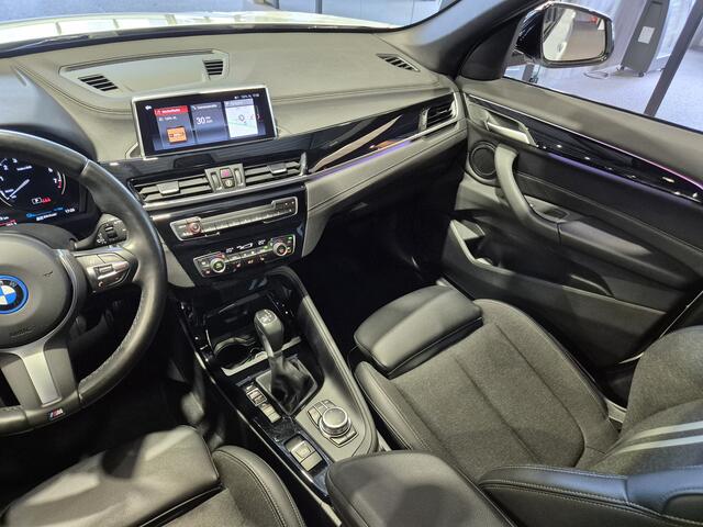 BMW X1 xDrive25e High Executive M-sport Groot Navi | Panorama | Trekhaak afn. | Camera | 19"