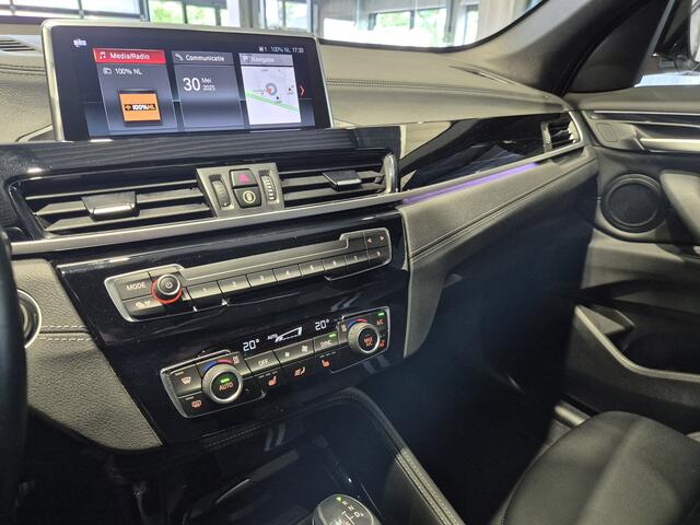 BMW X1 xDrive25e High Executive M-sport Groot Navi | Panorama | Trekhaak afn. | Camera | 19"