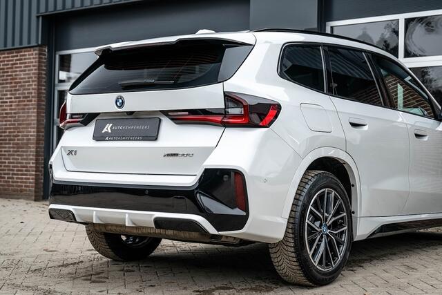 BMW X1 30e xDrive M Sport | Shadow | Driving Ass. Prof. | HIFI | ACC | Camera | 18 Inch |