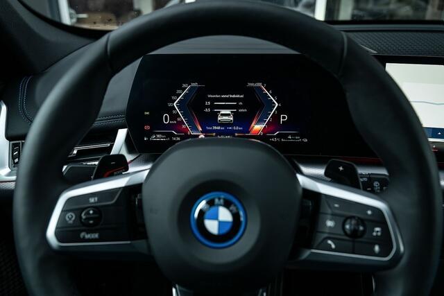 BMW X1 30e xDrive M Sport | Shadow | Driving Ass. Prof. | HIFI | ACC | Camera | 18 Inch |