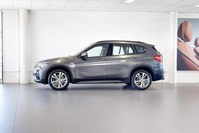 BMW X1 sDrive20i Executive | Sport-line | Trekhaak |
