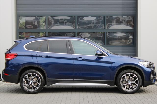 BMW X1 sDrive20i High Executive Edition | Trekhaak | Head-up |
