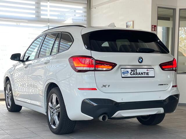 BMW X1 xDrive25e M-SPORT ** LED, NAVI+, HALF-LEDER, PRIVACY, 18-inch LMV & 4-SEIZOEN BND ** 1e EIG - UNFALLFREI ** ** INFORMEER OOK NAAR ONZE AANTREKKELIJKE FINANCIAL-LEASE TARIEVEN **