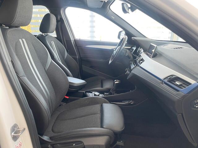 BMW X1 xDrive25e M-SPORT ** LED, NAVI+, HALF-LEDER, PRIVACY, 18-inch LMV & 4-SEIZOEN BND ** 1e EIG - UNFALLFREI ** ** INFORMEER OOK NAAR ONZE AANTREKKELIJKE FINANCIAL-LEASE TARIEVEN **