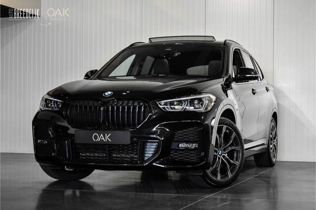 BMW X1 xDrive25e | M-Sport | Panorama | Navi | ACC | Head-Up | Camera | 19"LM | Saphire Zwart