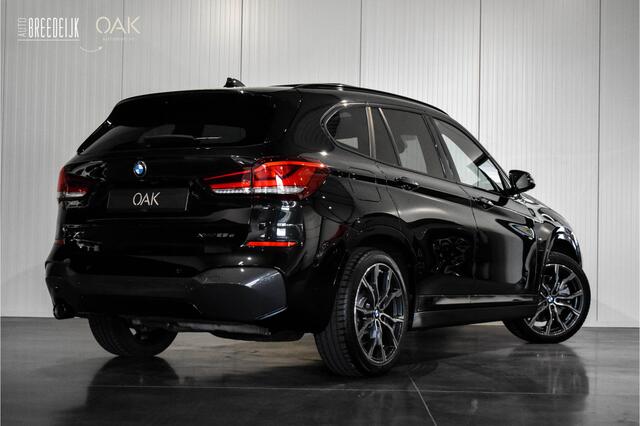BMW X1 xDrive25e | M-Sport | Panorama | Navi | ACC | Head-Up | Camera | 19"LM | Saphire Zwart