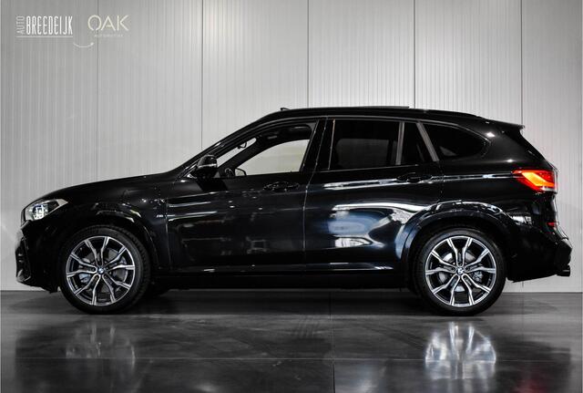 BMW X1 xDrive25e | M-Sport | Panorama | Navi | ACC | Head-Up | Camera | 19"LM | Saphire Zwart