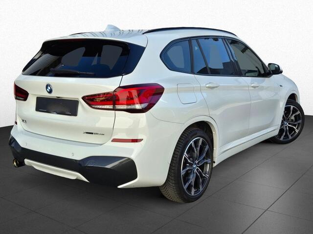BMW X1 xDrive25e M-SPORT ** LED, NAVI+, LEDER, DRIVING ASS. +, 19-inch LMV, PRIVACY GLAS ** 1e EIG - UNFALLFREI ** ** INFORMEER OOK NAAR ONZE AANTREKKELIJKE FINANCIAL-LEASE TARIEVEN **