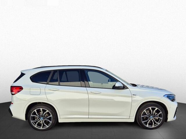 BMW X1 xDrive25e M-SPORT ** LED, NAVI+, LEDER, DRIVING ASS. +, 19-inch LMV, PRIVACY GLAS ** 1e EIG - UNFALLFREI ** ** INFORMEER OOK NAAR ONZE AANTREKKELIJKE FINANCIAL-LEASE TARIEVEN **