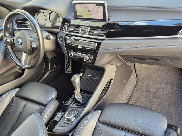 BMW X1 xDrive25e M-SPORT ** LED, NAVI+, LEDER, DRIVING ASS. +, 19-inch LMV, PRIVACY GLAS ** 1e EIG - UNFALLFREI ** ** INFORMEER OOK NAAR ONZE AANTREKKELIJKE FINANCIAL-LEASE TARIEVEN **