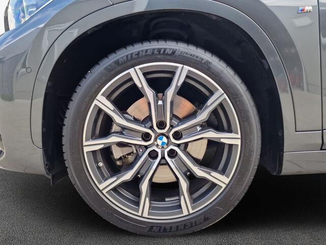 BMW X1 xDrive25e M-SPORT ** LED, NAVI+, HALF-LEDER, HiFi, TREKH, HuD, 19-inch LMV, ** 1e EIG - UNFALLFREI ** ** INFORMEER OOK NAAR ONZE AANTREKKELIJKE FINANCIAL-LEASE TARIEVEN **