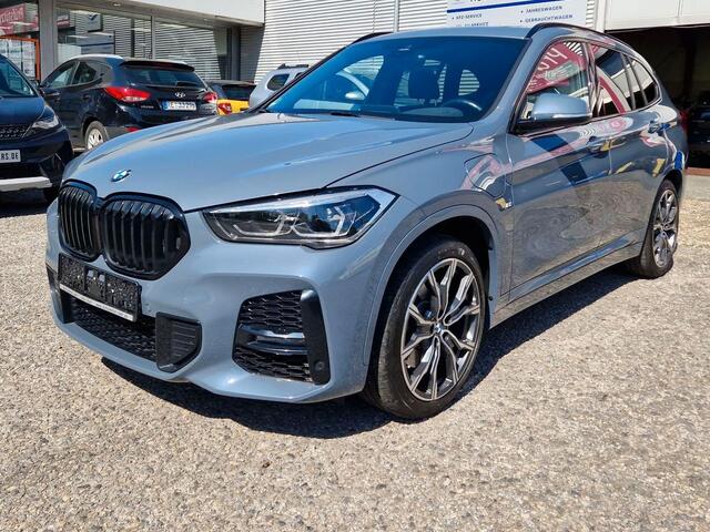 BMW X1 xDrive25e M-SPORT ** LED, NAVI+, PANORAMA, MEM, TREKH, HuD, 19-inch LMV, ** 1e EIG - UNFALLFREI ** ** INFORMEER OOK NAAR ONZE AANTREKKELIJKE FINANCIAL-LEASE TARIEVEN **