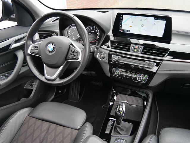BMW X1 sDrive20i 184pk Business Edition Plus Automaat Schuifdak / Camera / Trekhaak / Navigatie