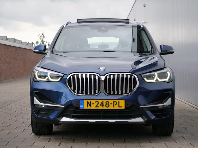 BMW X1 sDrive20i 184pk Business Edition Plus Automaat Schuifdak / Camera / Trekhaak / Navigatie