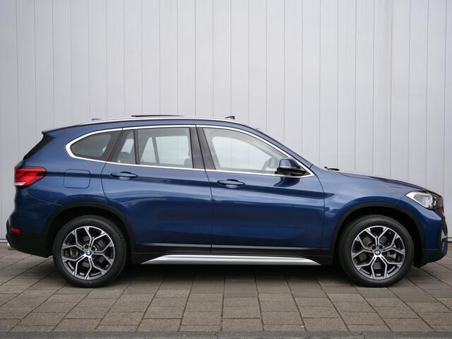 BMW X1 sDrive20i 184pk Business Edition Plus Automaat Schuifdak / Camera / Trekhaak / Navigatie