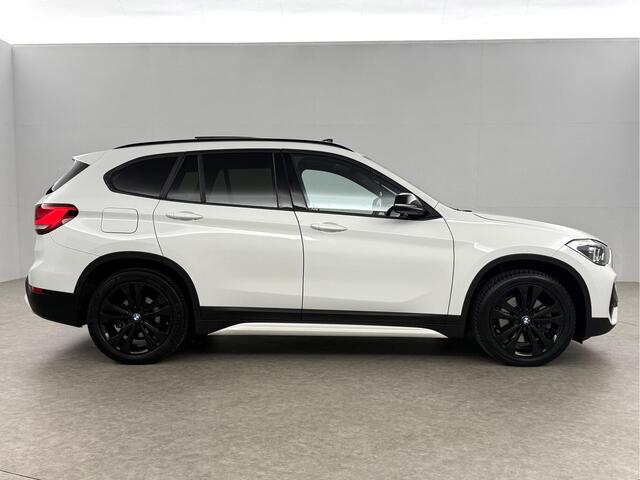 BMW X1 xDrive25e Executive Pano LED Sfeer Virtual Head-Up Clima Cruise Navi PDC 18''LMV